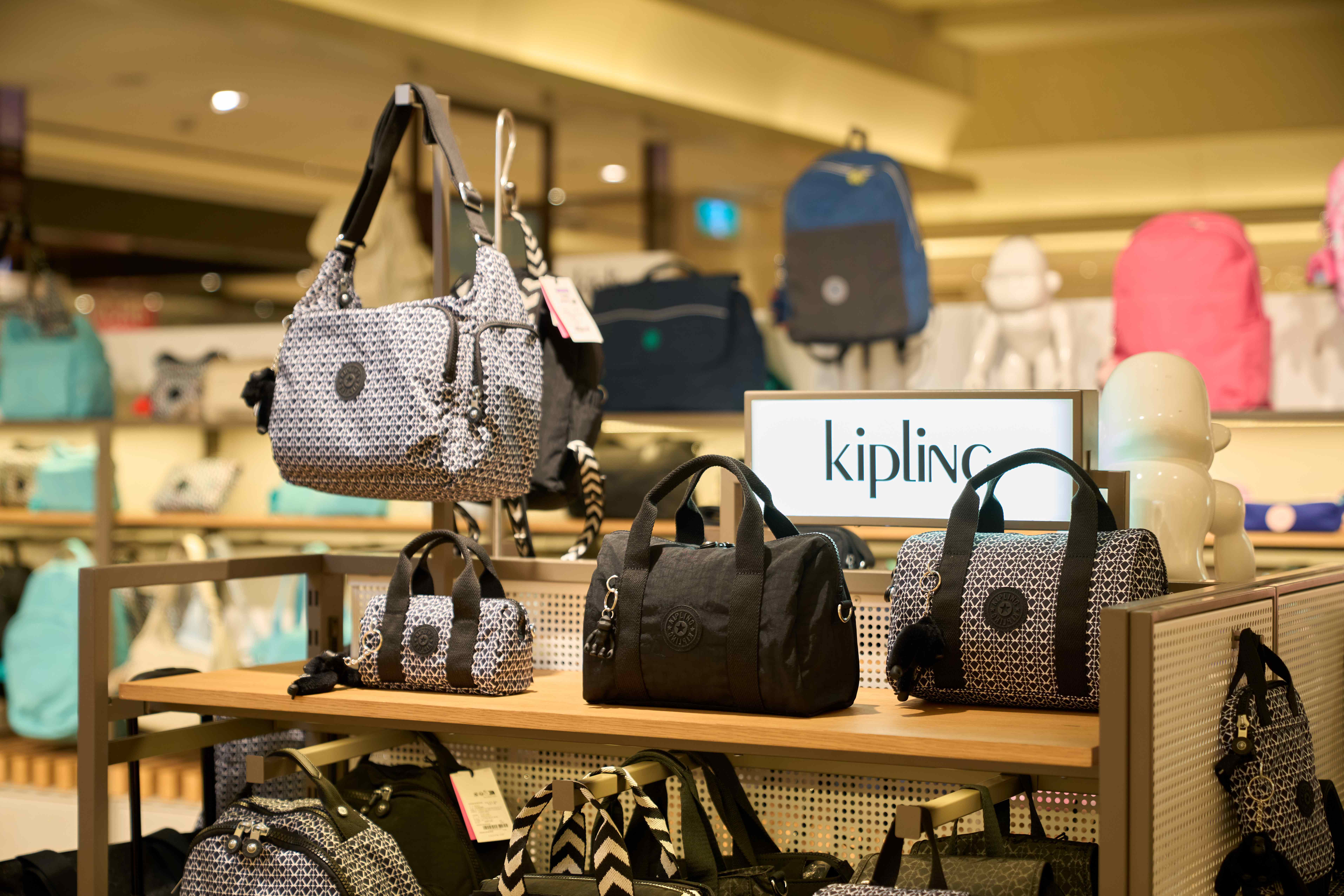 門市店員是品牌重要資產，Kipling 提供店員多元協助，助攻其提升全通路銷售。